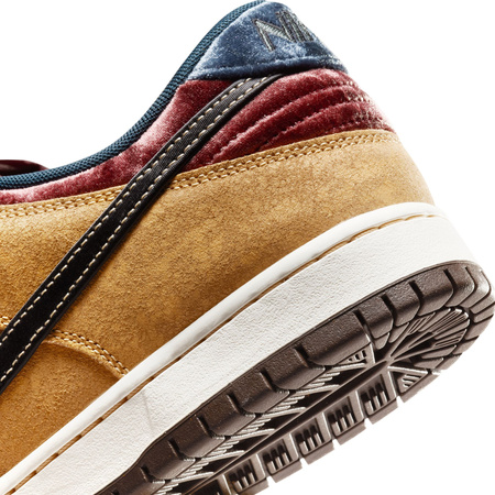 Buty NIKE SB Dunk Low Pro / Celestial Gold/Black Dark Team Red @FZ1278-200